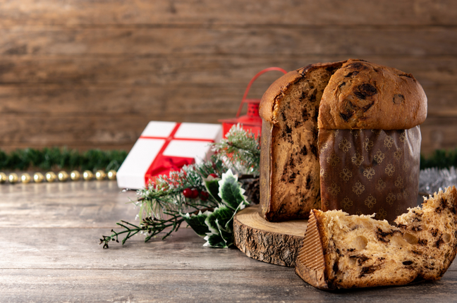 Natale, il panettone taglia a fette il pandoro